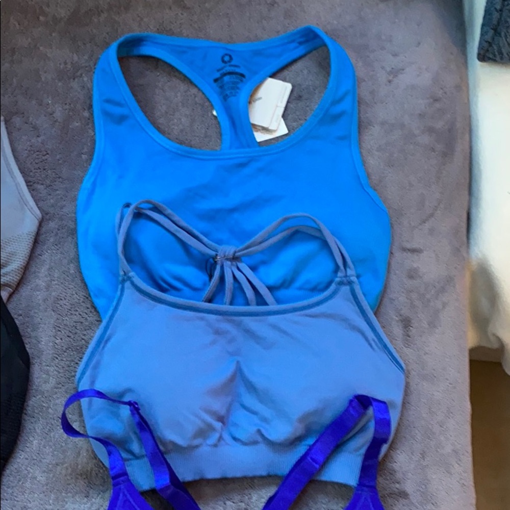 Navy shades varieties of sport bras and crops - Picture 7 of 9